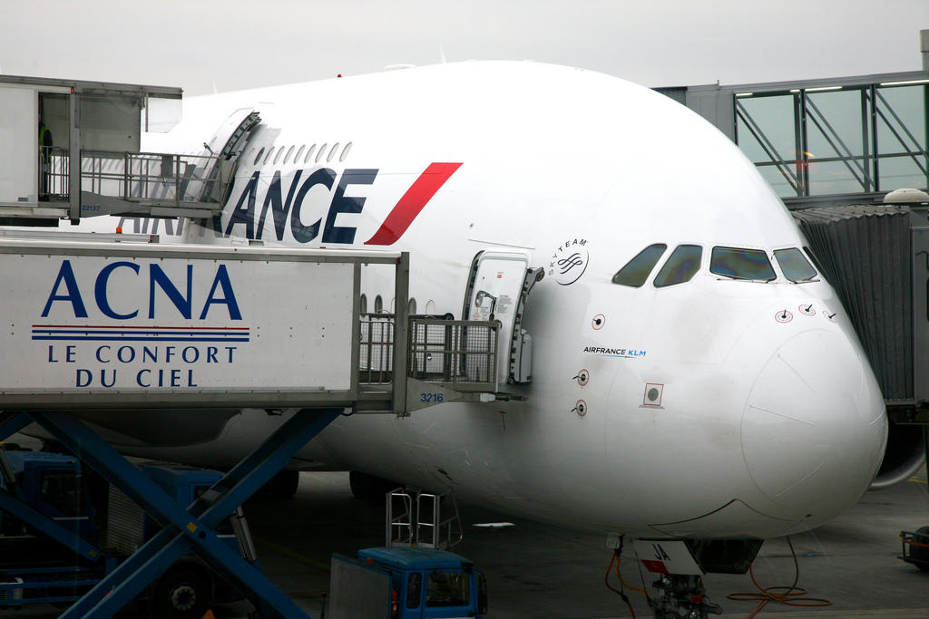 Venir travailler en France.