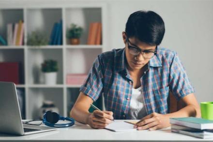 Cours de maths gratuits Comment travailler ses maths en ligne ?