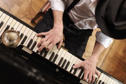 Certains artistes proposent des tutos de piano sur leur chaine Youtube.